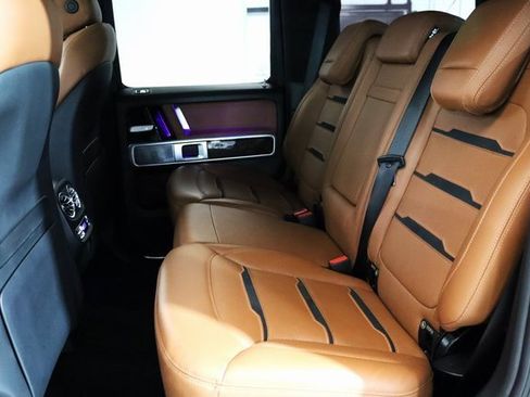 Used 2022 Mercedes-Benz G 63 AMG 4MATIC w/ G Manufaktur Interior Package image 17