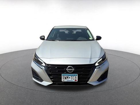 Used 2025 Nissan Altima 2.5 SV FWD image 4