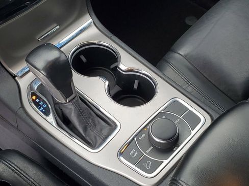 Used 2019 Jeep Grand Cherokee Limited AWD/4WD image 19