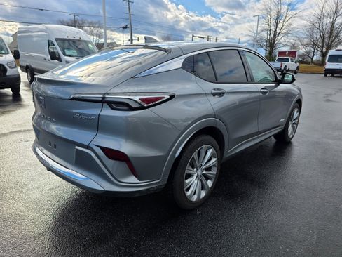 Used 2024 Buick Envista Avenir image 3