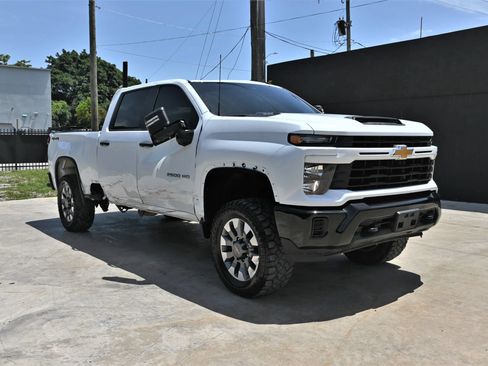 Used 2024 Chevrolet Silverado 2500 Custom w/ Custom Value Package AWD/4WD image 1