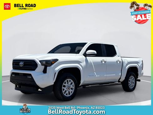 Used 2025 Toyota Tacoma SR5 AWD/4WD image 1