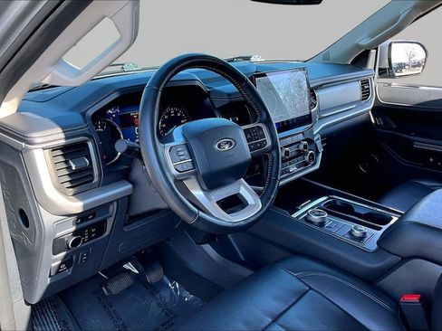 Used 2024 Ford Expedition XLT image 12