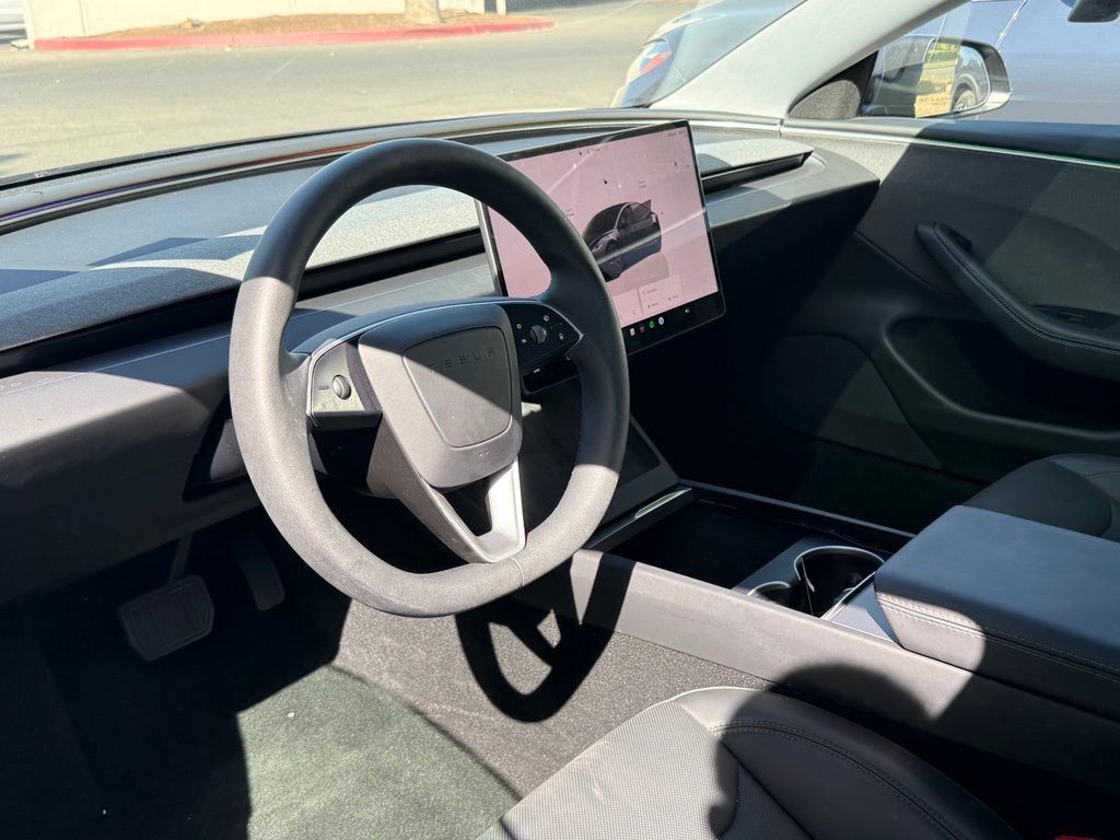 Used 2025 Tesla Model 3 RWD image 2