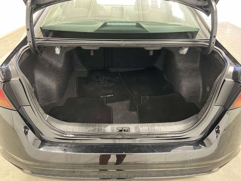 Used 2024 Nissan Altima 2.5 SV image 8