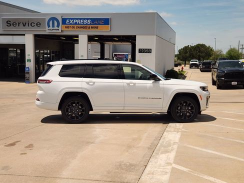 New 2026 Jeep Grand Cherokee L Limited AWD/4WD image 7