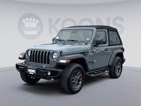Used 2024 Jeep Wrangler Sport S image 1