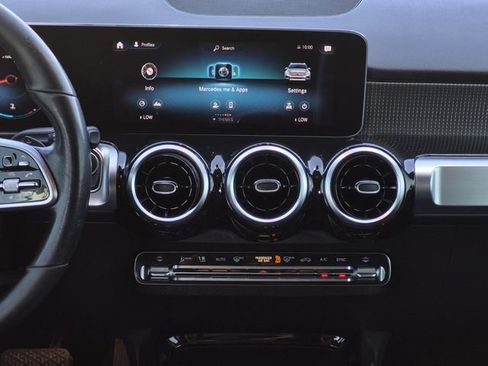 Certified 2021 Mercedes-Benz GLB 250 image 22