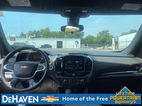 Used 2023 Chevrolet Traverse LT FWD image 20