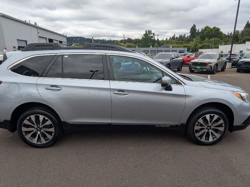 Used 2016 Subaru Outback 2.5i Limited AWD/4WD image 7