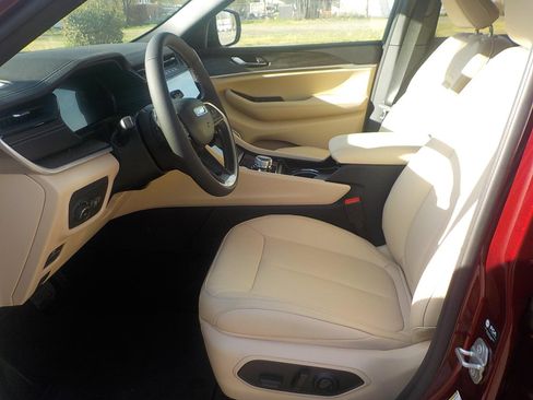 New 2026 Jeep Grand Cherokee Limited image 16