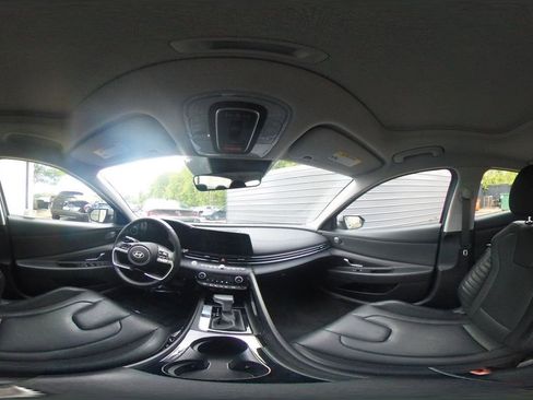 Used 2025 Hyundai Elantra Limited image 38