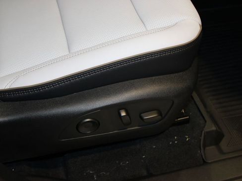New 2026 Chevrolet Traverse High Country w/ LPO, Floor Liner Package image 18