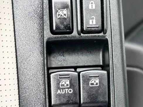 Used 2014 Subaru Forester 2.5i Limited image 23