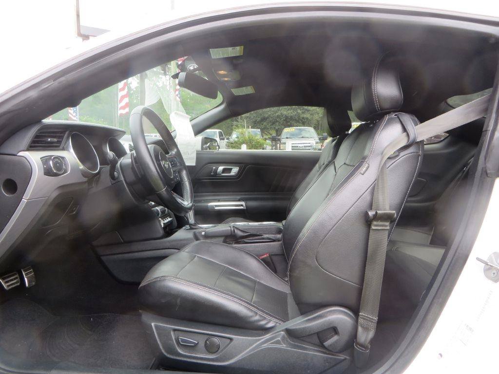 Used 2020 Ford Mustang Premium RWD image 9