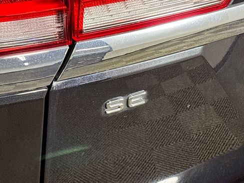 Certified 2023 Volkswagen Atlas SE image 23