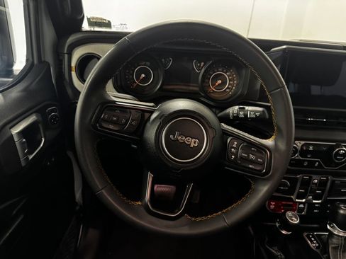 Used 2024 Jeep Wrangler Unlimited Sport AWD/4WD image 5