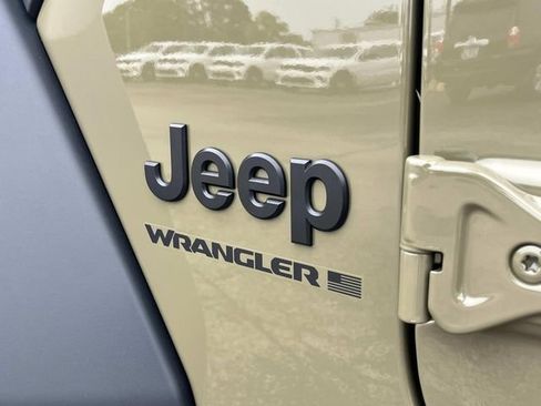 Used 2026 Jeep Wrangler Willys AWD/4WD image 15