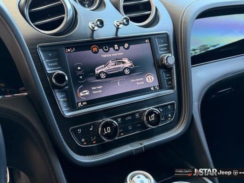 Used 2020 Bentley Bentayga AWD/4WD image 20