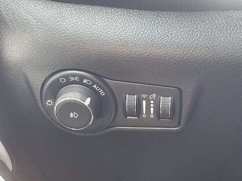 Used 2025 Jeep Compass Limited AWD/4WD image 23