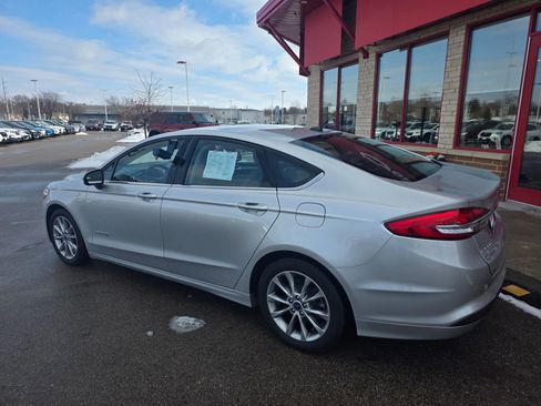Used 2017 Ford Fusion S image 5