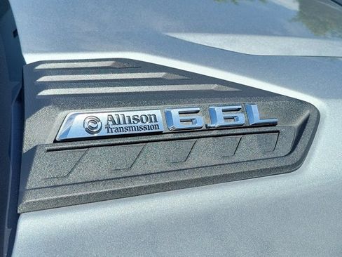 Used 2025 Chevrolet Silverado 2500 Custom w/ Custom Value Package image 12