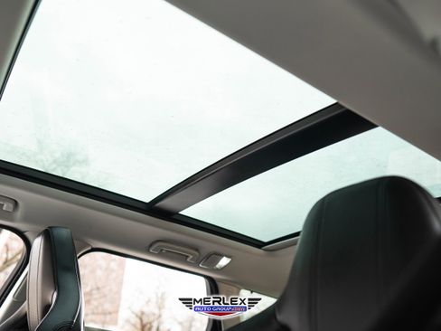 Used 2017 Land Rover Range Rover Sport SVR image 39