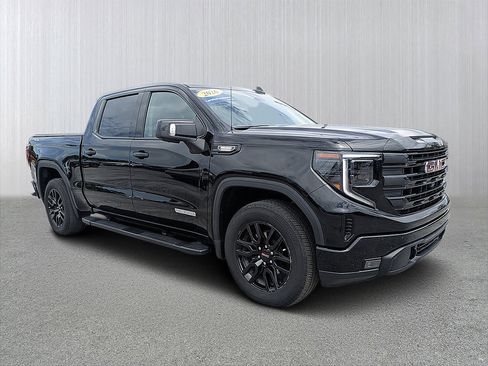 Used 2023 GMC Sierra 1500 Elevation w/ Elevation Premium Package AWD/4WD image 1