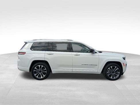 Used 2021 Jeep Grand Cherokee L Overland w/ Luxury Tech Group IV AWD/4WD image 6