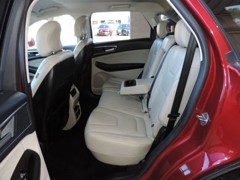 Used 2017 Ford Edge Titanium w/ Technology Package FWD image 22