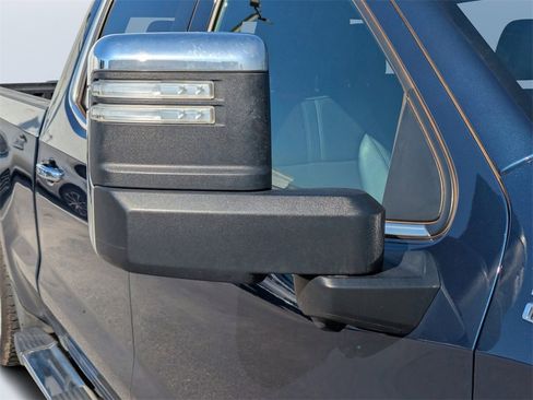 Used 2020 Chevrolet Silverado 1500 High Country image 11