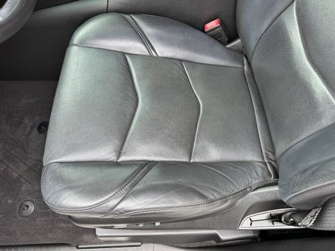 Used 2020 Cadillac Escalade ESV Premium Luxury image 22