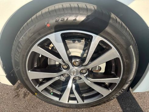 Used 2016 Nissan Maxima Platinum FWD image 4