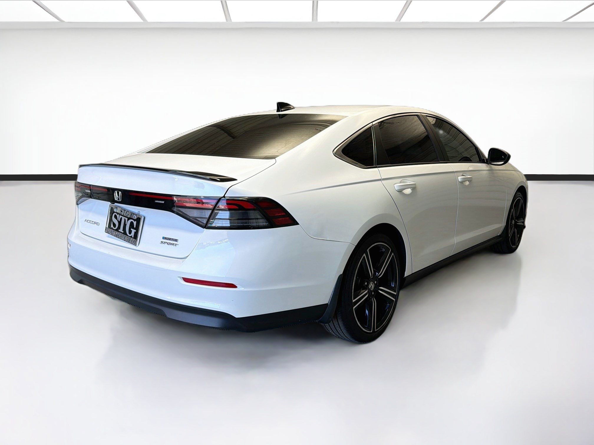 Used 2024 Honda Accord Sport image 4