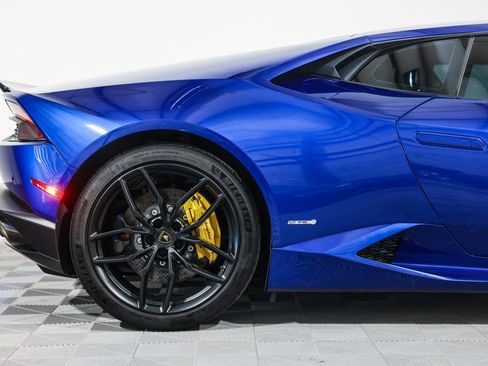Used 2015 Lamborghini Huracan LP 610-4 AWD/4WD image 2