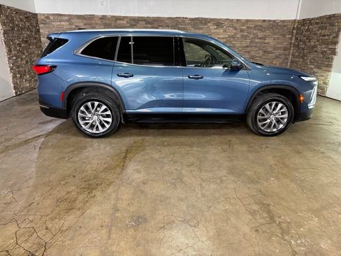 Used 2025 Buick Enclave Preferred w/ Power Package FWD image 4