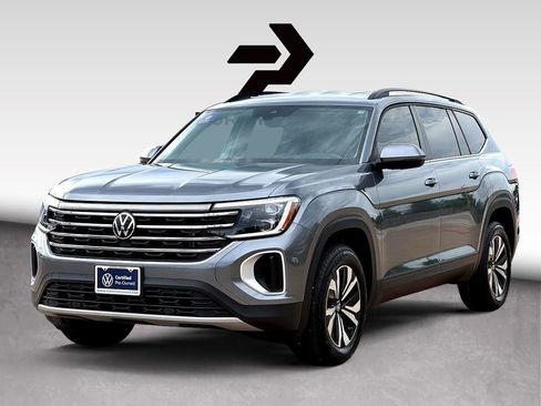 Certified 2025 Volkswagen Atlas SE FWD image 4