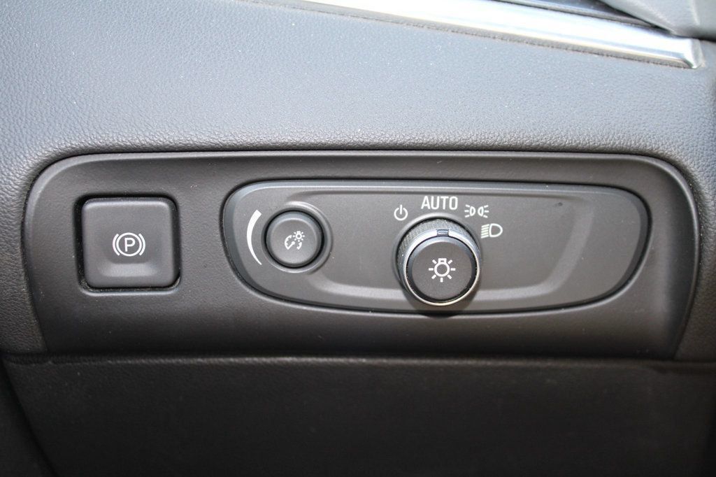 Used 2019 Buick Enclave Essence FWD image 20