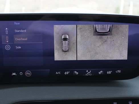 Used 2025 Buick Enclave Preferred image 38