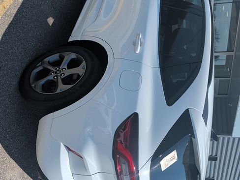 Used 2023 Ford Escape ST-Line Select AWD/4WD image 3