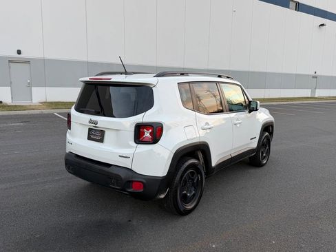 Used 2016 Jeep Renegade Latitude image 5