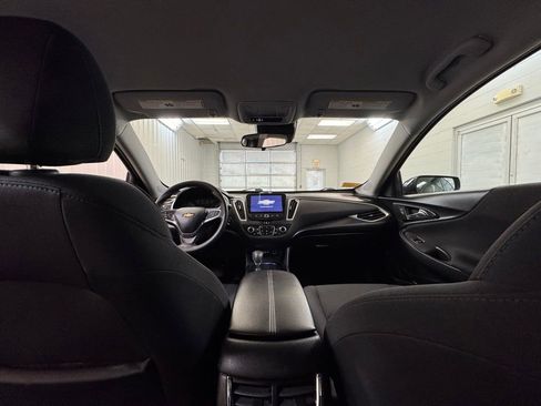 Used 2022 Chevrolet Malibu LT FWD image 19
