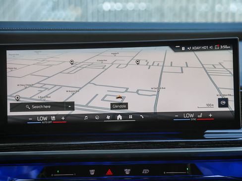 Used 2024 BMW 760i xDrive w/ Premium Package 2 image 11