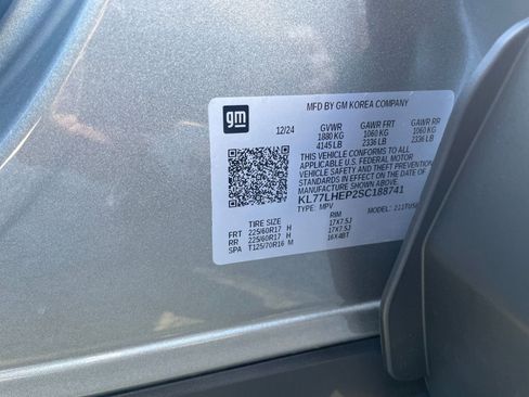 Used 2025 Chevrolet Trax LT image 28