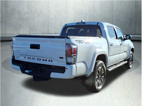 Used 2022 Toyota Tacoma TRD Sport image 7