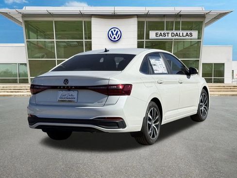 New 2026 Volkswagen Jetta SE FWD image 4