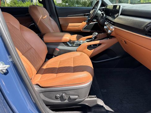 Used 2025 Kia Telluride AWD image 13