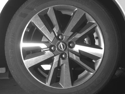 Used 2025 Nissan Versa SV image 13