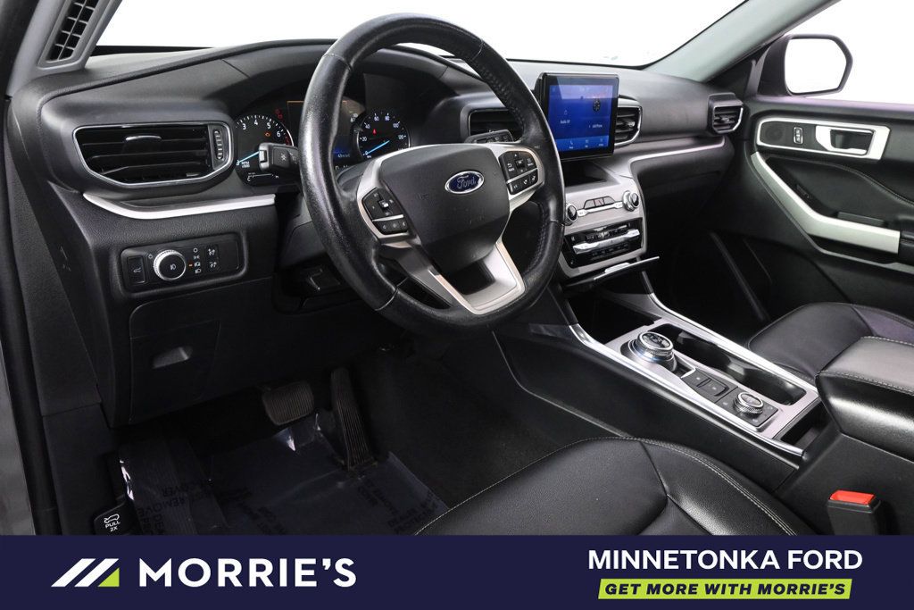 Used 2021 Ford Explorer XLT w/ Equipment Group 202A AWD/4WD image 11