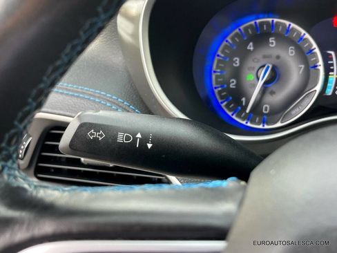 Used 2021 Chrysler Pacifica Touring-L image 36